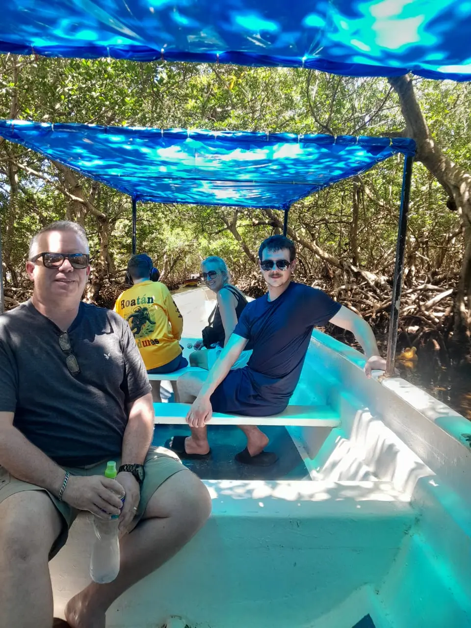 East End Mangrove Tour Roatan – Hidden Paradise Experience