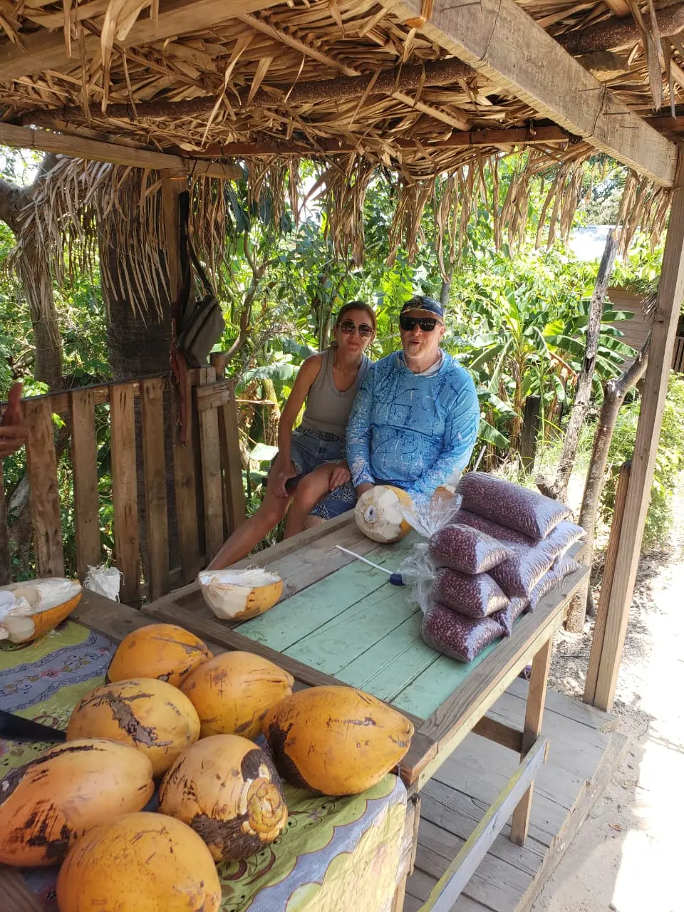 Roatan Glass Bottom Tour – Chocolate & West End Experience - Image 9