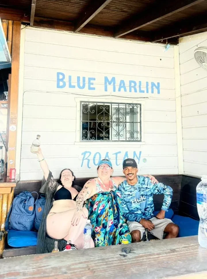 Roatan Glass Bottom Tour – Chocolate & West End Experience - Image 8