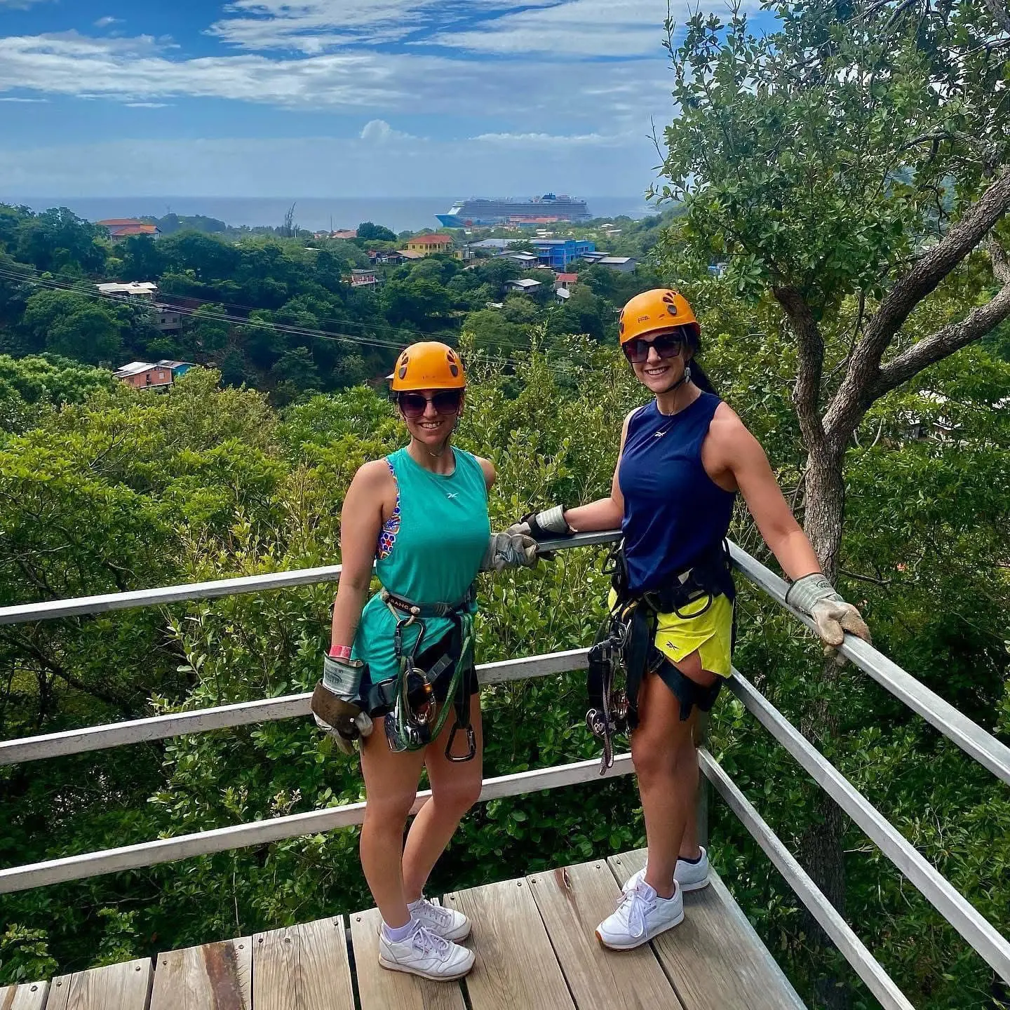 Roatan Land Sea Tour – Zipline Snorkeling Beach - Image 4